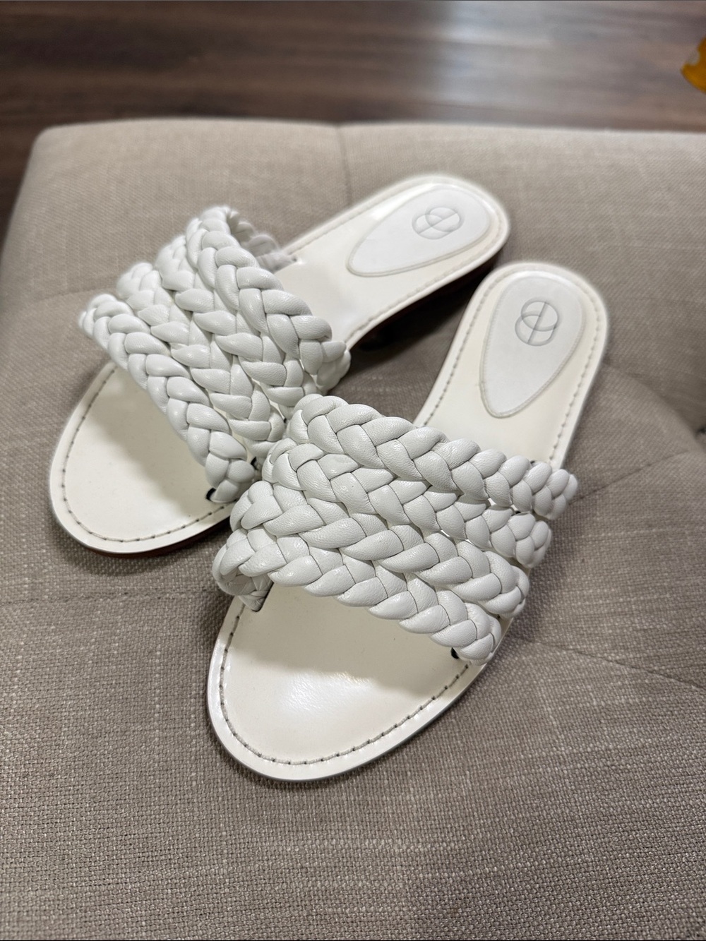 Porte & Paire White Braided Leather Slides Size 38/7.5
